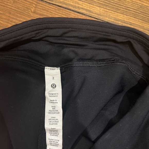 Lululemon black pleated tennis skirt size 2 - Picture 4 of 4